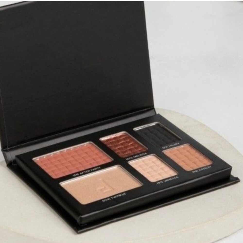 Doucce Eyeshadow Palette, Illuminating highlighter + Blush On The Go NEW